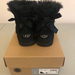 Toddler Size 6 Uggs in Black